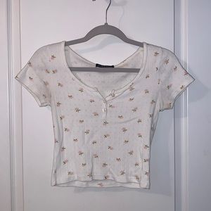 Size: Small Brandy Melville White and Pink Floral Cropped Zelly Top